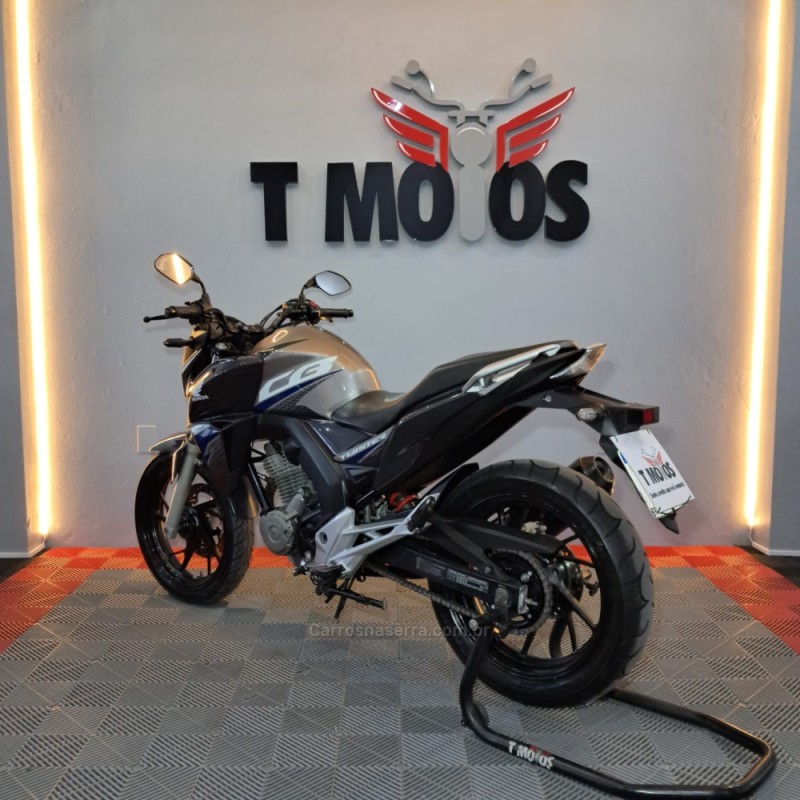 CB 250F TWISTER CBS - 2020 - PORTãO