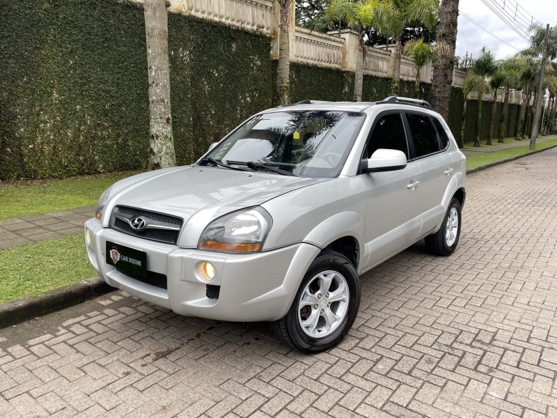 tucson 2.0 mpfi gls 16v 143cv 2wd gasolina 4p automatico 2011 caxias do sul