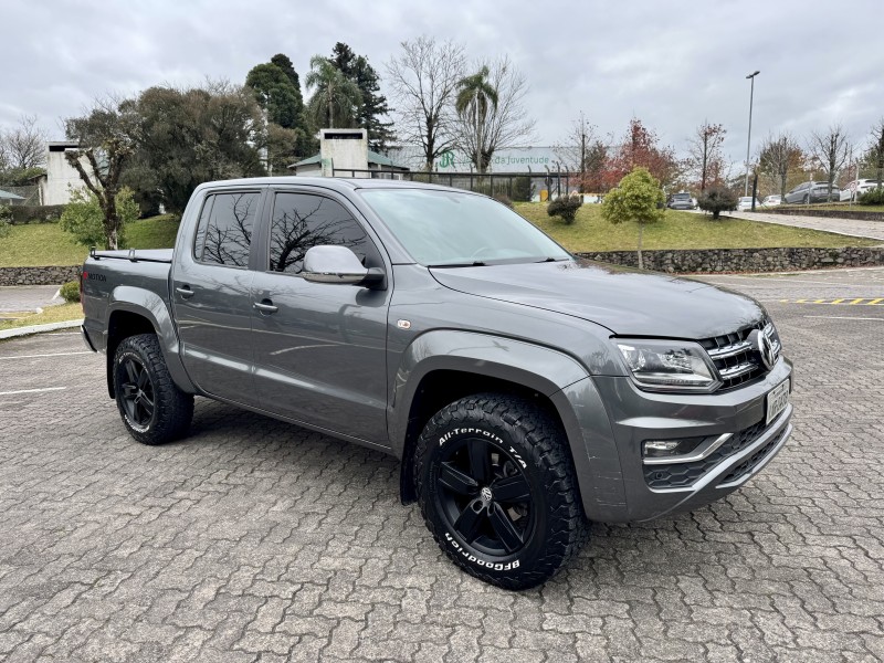 AMAROK 2.0 HIGHLINE 4X4 CD 16V TURBO INTERCOOLER DIESEL 4P AUTOMÁTICO - 2017 - CAXIAS DO SUL