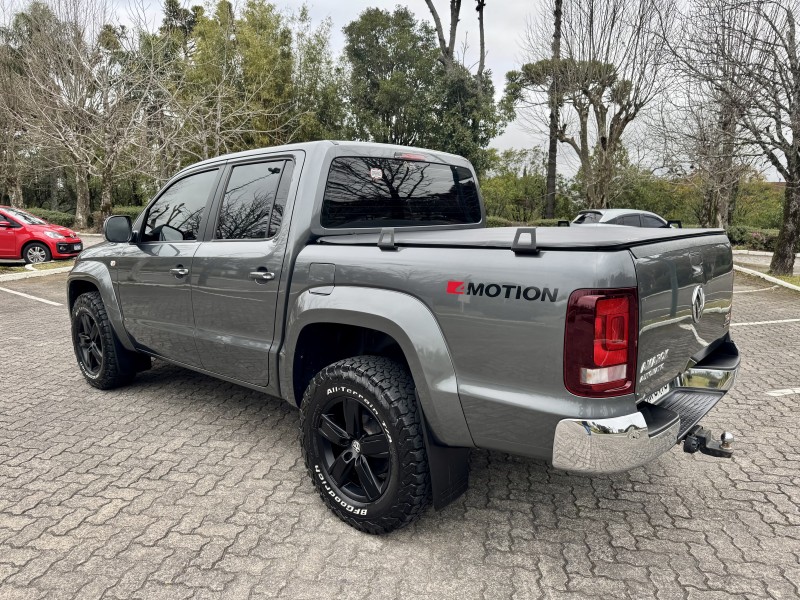 AMAROK 2.0 HIGHLINE 4X4 CD 16V TURBO INTERCOOLER DIESEL 4P AUTOMÁTICO - 2017 - CAXIAS DO SUL