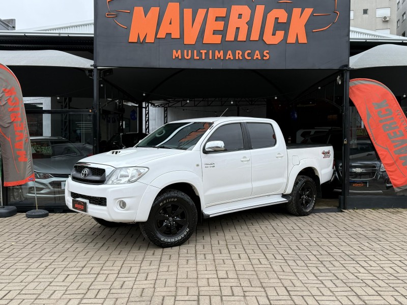 HILUX 3.0 SRV 4X4 CD 16V TURBO DIESEL 4P MANUAL - 2010 - LAGOA VERMELHA