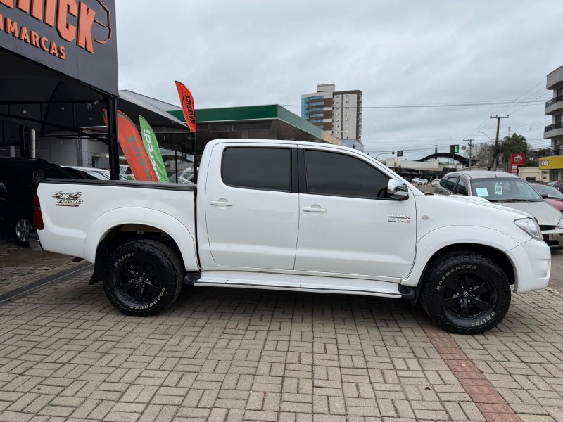 HILUX 3.0 SRV 4X4 CD 16V TURBO DIESEL 4P MANUAL - 2010 - LAGOA VERMELHA