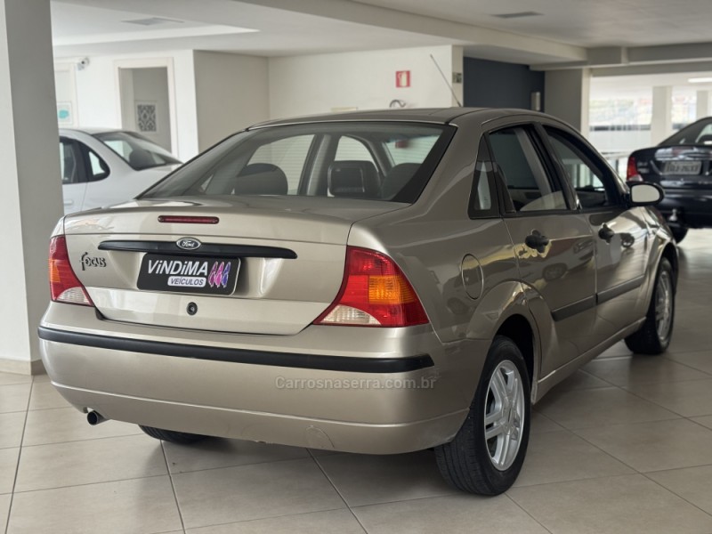 FOCUS 1.6 GLX SEDAN 8V GASOLINA 4P MANUAL - 2005 - FLORES DA CUNHA