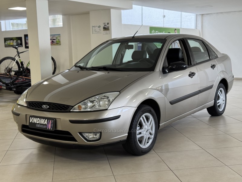 FOCUS 1.6 GLX SEDAN 8V GASOLINA 4P MANUAL - 2005 - FLORES DA CUNHA