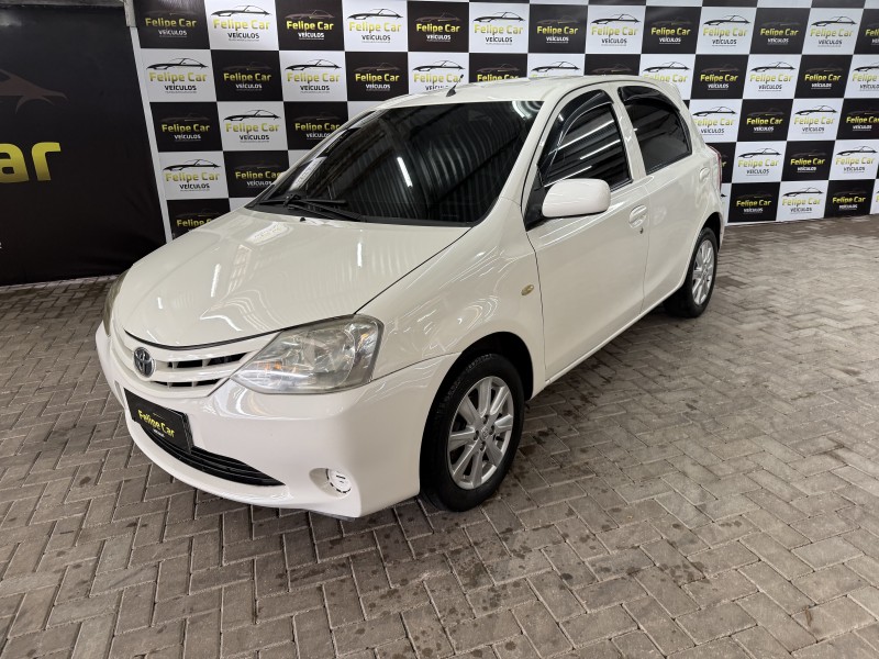 ETIOS 1.3 XS 16V FLEX 4P MANUAL - 2013 - CAXIAS DO SUL