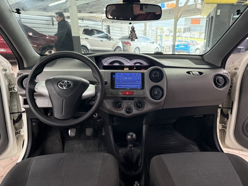 ETIOS 1.3 XS 16V FLEX 4P MANUAL - 2013 - CAXIAS DO SUL