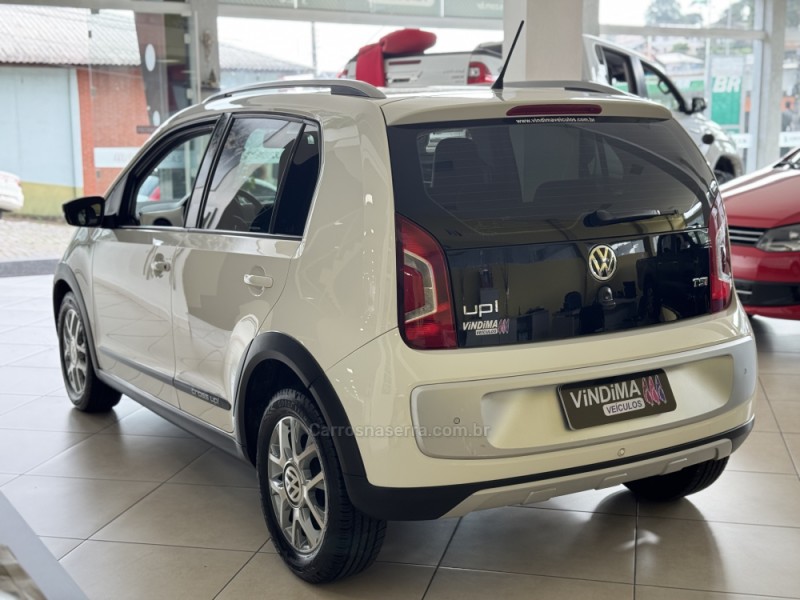 UP 1.0 TSI CROSS 12V FLEX 4P MANUAL - 2017 - FLORES DA CUNHA