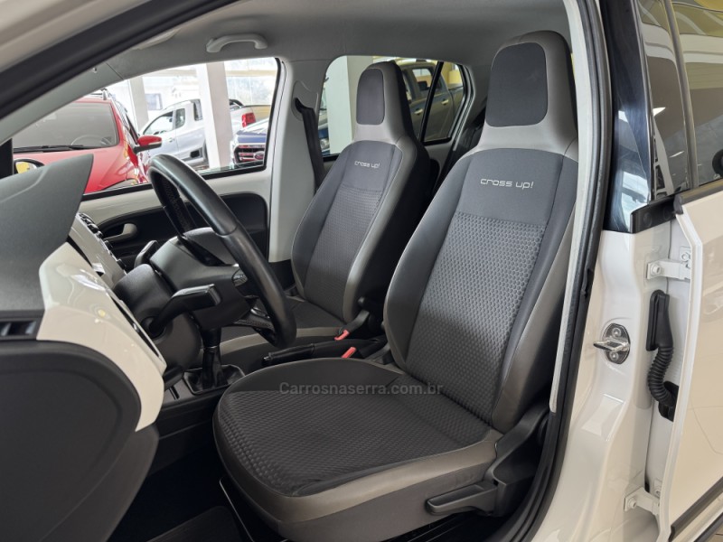 UP 1.0 TSI CROSS 12V FLEX 4P MANUAL - 2017 - FLORES DA CUNHA