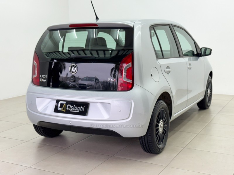 UP 1.0 TSI MOVE UP 12V FLEX 4P MANUAL - 2017 - CARLOS BARBOSA
