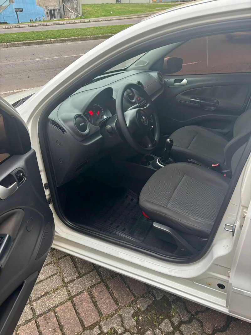 VOYAGE 1.6 MI 8V FLEX 4P MANUAL - 2013 - CAXIAS DO SUL