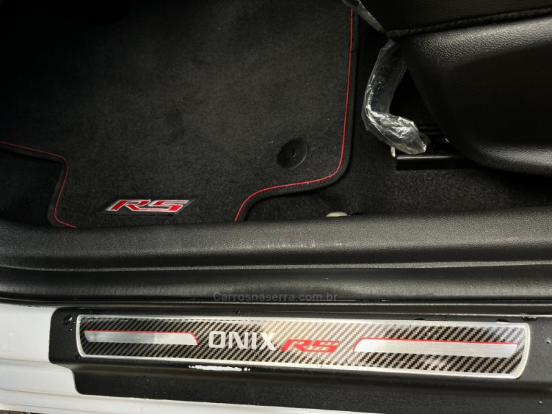 ONIX 1.0 HATCH RS 12V TURBO 4P AUTOMÁTICO - 2022 - DOIS IRMãOS