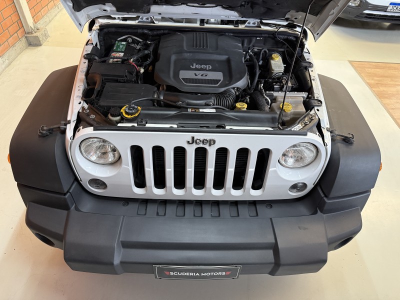 WRANGLER 3.6 UNLIMITED SAHARA V6 24V GASOLINA 4P AUTOMÁTICO - 2015 - BENTO GONçALVES