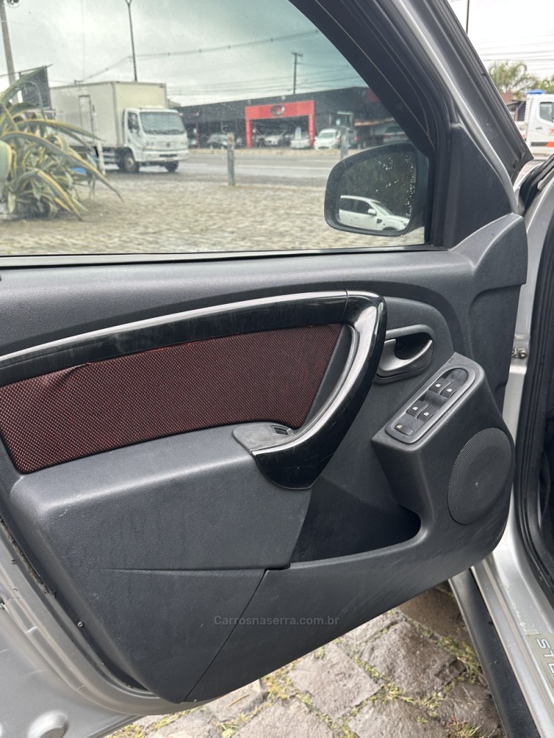 SANDERO 1.6 STEPWAY 8V FLEX 4P MANUAL - 2014 - CAXIAS DO SUL