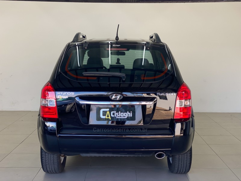 TUCSON 2.0 MPFI GLS 16V 143CV 2WD GASOLINA 4P AUTOMÁTICO - 2013 - CARLOS BARBOSA