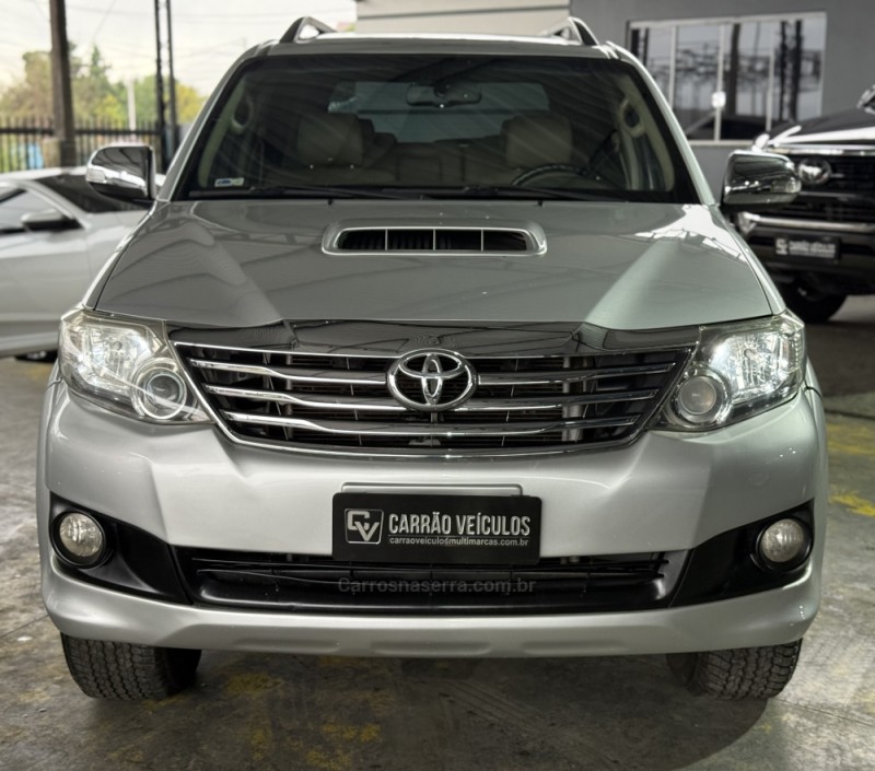 HILUX SW4 3.0 SRV 4X4 7 LUGARES 16V TURBO INTERCOOLER DIESEL 4P AUTOMÁTICO - 2012 - PAROBé