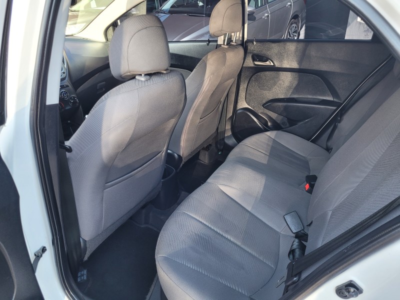 HB20 1.6 PREMIUM 16V FLEX 4P MANUAL - 2014 - CARLOS BARBOSA