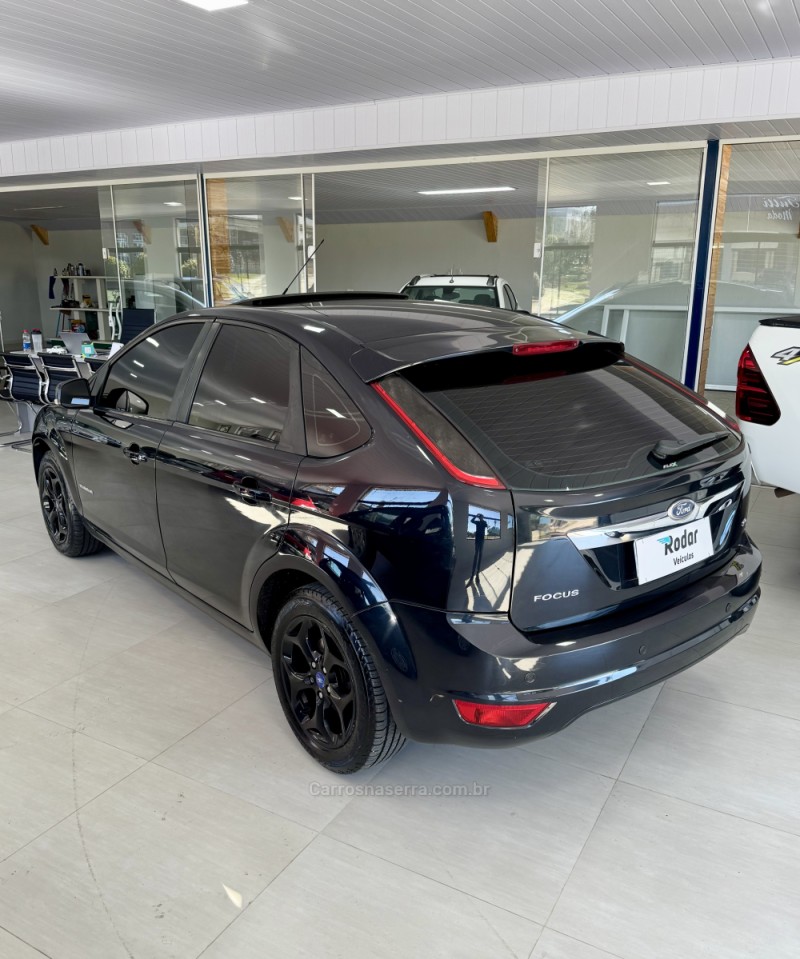 FOCUS 2.0 TITANIUM HATCH 16V FLEX 4P MANUAL - 2012 - VILA FLORES