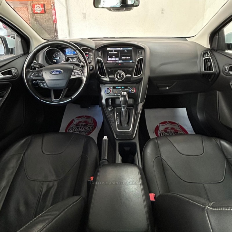 FOCUS 2.0 TITANIUM PLUS 16V FLEX 4P AUTOMÁTICO - 2016 - VACARIA