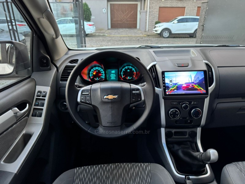S10 2.4 LT 4X2 CD 8V FLEX 4P MANUAL - 2014 - ESTâNCIA VELHA