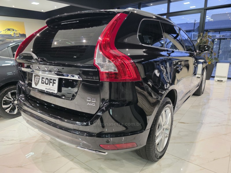 XC60 2.4 D5 MOMENTUM DIESEL AWD 4P AUTOMÁTICO - 2017 - CAXIAS DO SUL
