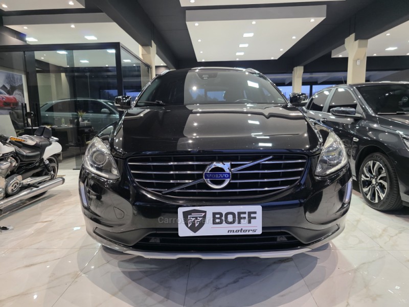 XC60 2.4 D5 MOMENTUM DIESEL AWD 4P AUTOMÁTICO - 2017 - CAXIAS DO SUL