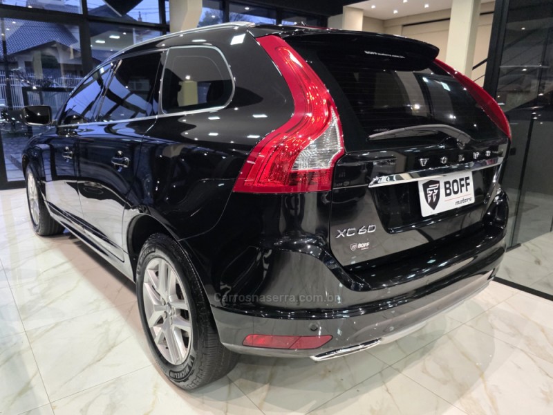 XC60 2.4 D5 MOMENTUM DIESEL AWD 4P AUTOMÁTICO - 2017 - CAXIAS DO SUL