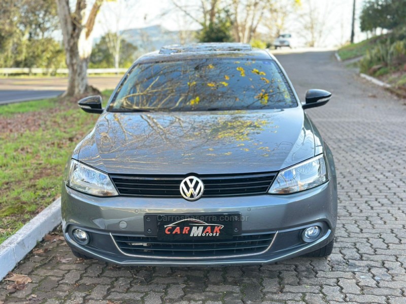 JETTA 2.0 TSI HIGHLINE 200CV GASOLINA 4P TIPTRONIC - 2013 - DOIS IRMãOS