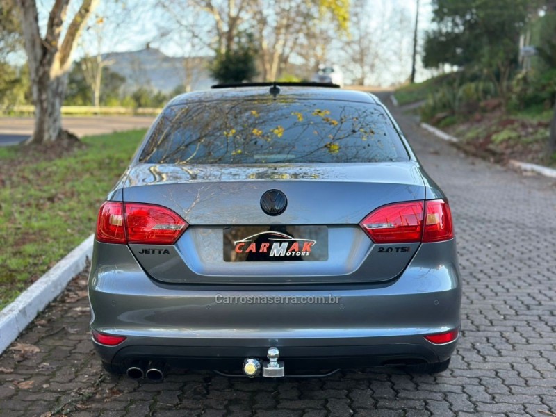JETTA 2.0 TSI HIGHLINE 200CV GASOLINA 4P TIPTRONIC - 2013 - DOIS IRMãOS