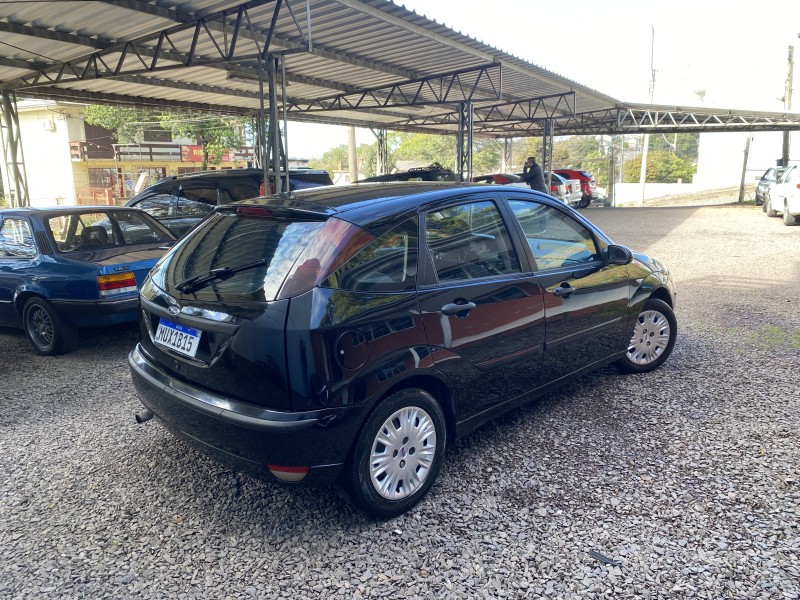 FOCUS 1.6 SE 8V FLEX 4P MANUAL - 2005 - CAXIAS DO SUL