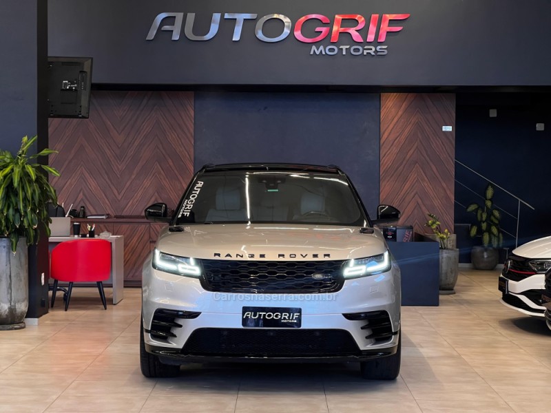 RANGE ROVER VELAR 2.0 P300 GASOLINA R-DYNAMIC SE AUTOMÁTICO - 2019 - CAMPO BOM