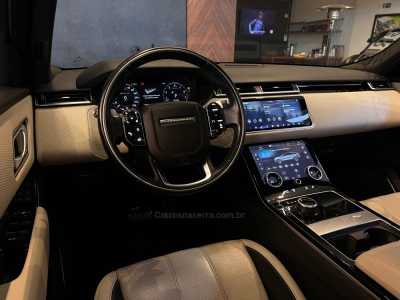 RANGE ROVER VELAR 2.0 P300 GASOLINA R-DYNAMIC SE AUTOMÁTICO - 2019 - CAMPO BOM
