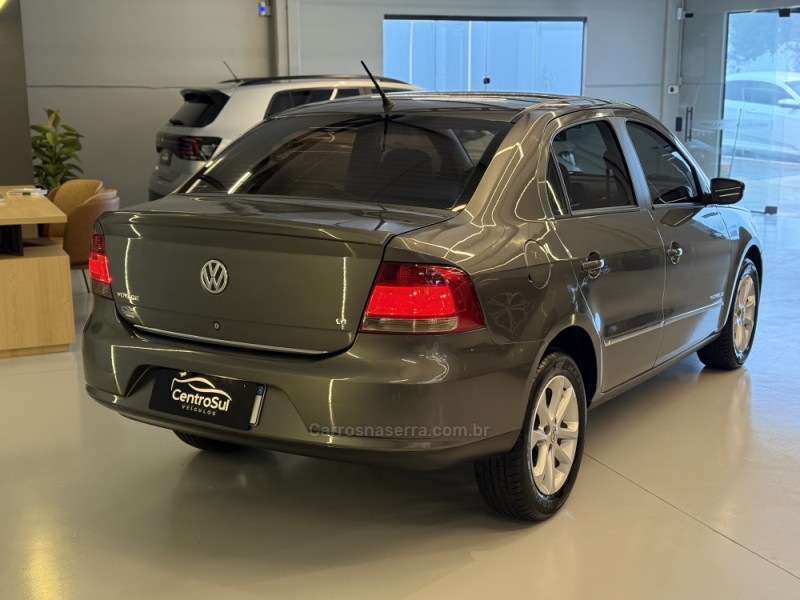 VOYAGE 1.6 MI COMFORTLINE 8V FLEX 4P MANUAL - 2011 - CARLOS BARBOSA