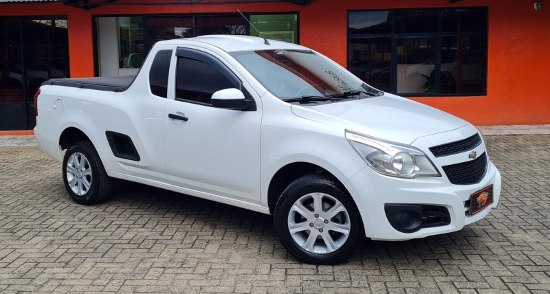 montana 1.4 mpfi ls cs 8v flex 2p manual 2015 canela