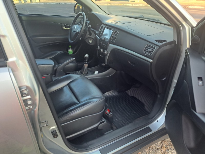 KORANDO 2.0 GL 4X4 16V TURBO DIESEL 4P MANUAL - 2011 - FARROUPILHA