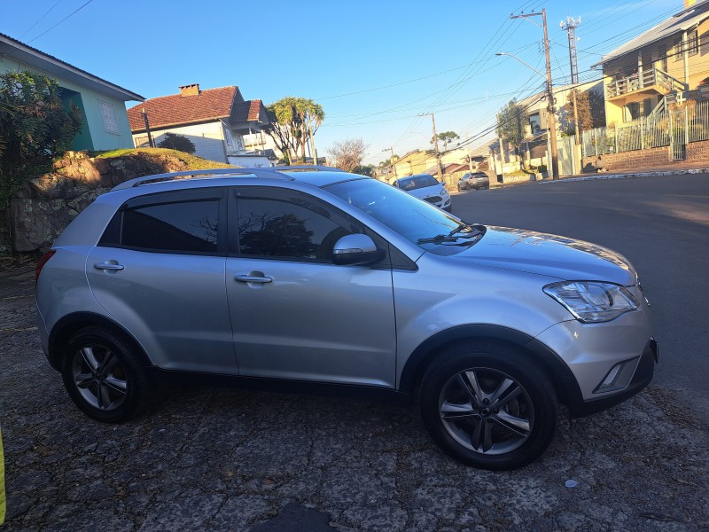 KORANDO 2.0 GL 4X4 16V TURBO DIESEL 4P MANUAL - 2011 - FARROUPILHA