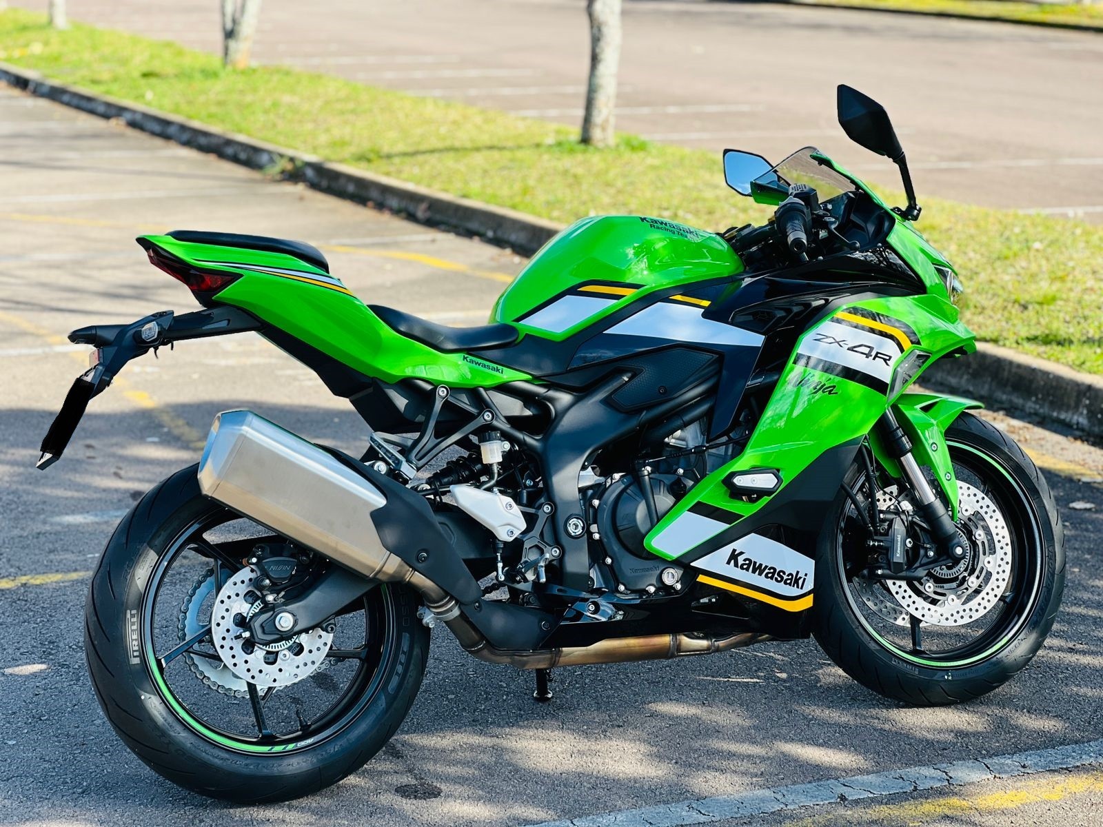 KAWASAKI - NINJA ZX-4R - 2025/2025 - Verde - R$ 56.390,00
