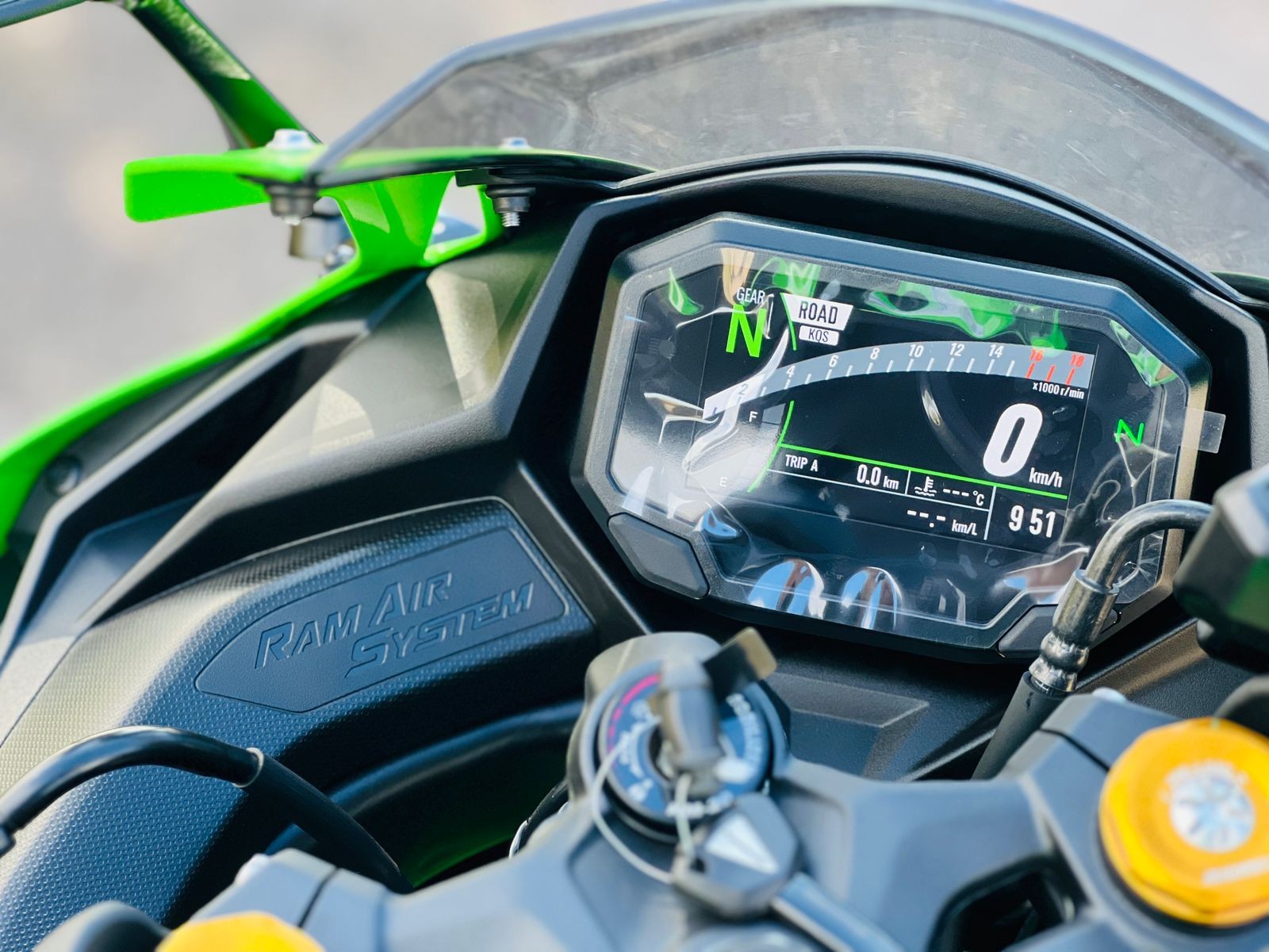 KAWASAKI - NINJA ZX-4R - 2025/2025 - Verde - R$ 56.390,00