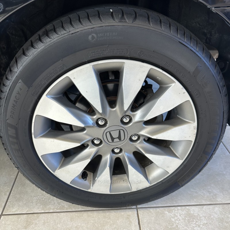 CIVIC 1.8 LXL 16V FLEX 4P MANUAL - 2011 - FARROUPILHA