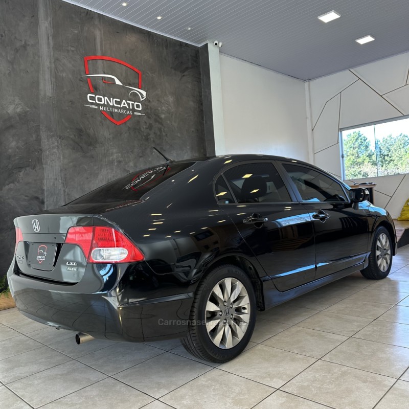 CIVIC 1.8 LXL 16V FLEX 4P MANUAL - 2011 - FARROUPILHA