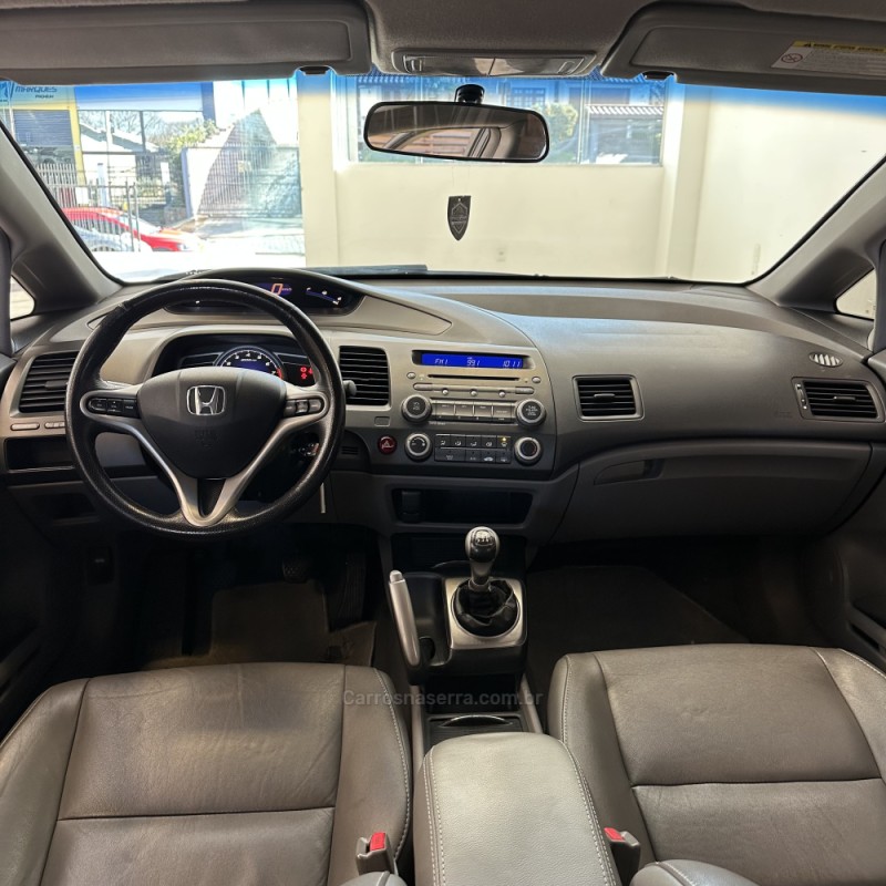 CIVIC 1.8 LXL 16V FLEX 4P MANUAL - 2011 - FARROUPILHA