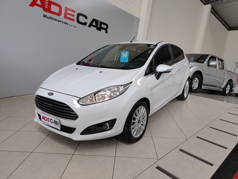 FIESTA 1.6 TITANIUM HATCH 16V FLEX 4P MANUAL - 2014 - FARROUPILHA