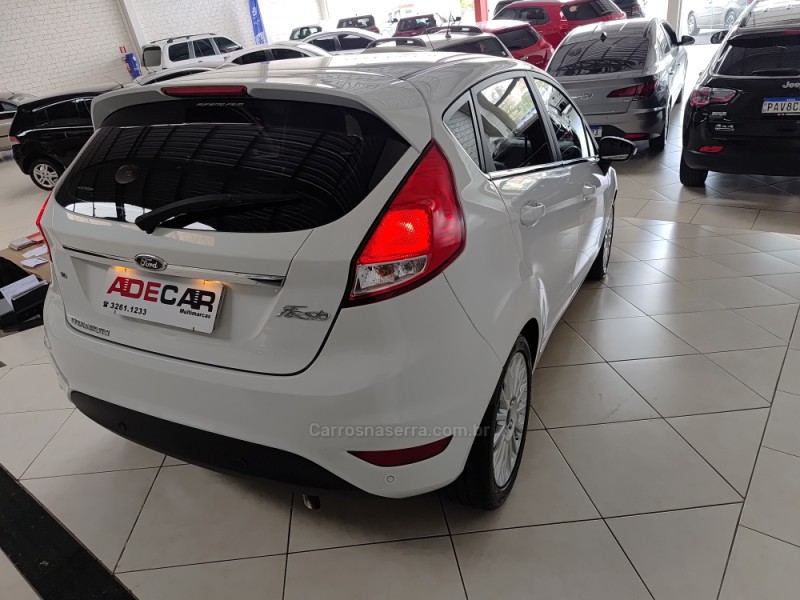 FIESTA 1.6 TITANIUM HATCH 16V FLEX 4P MANUAL - 2014 - FARROUPILHA