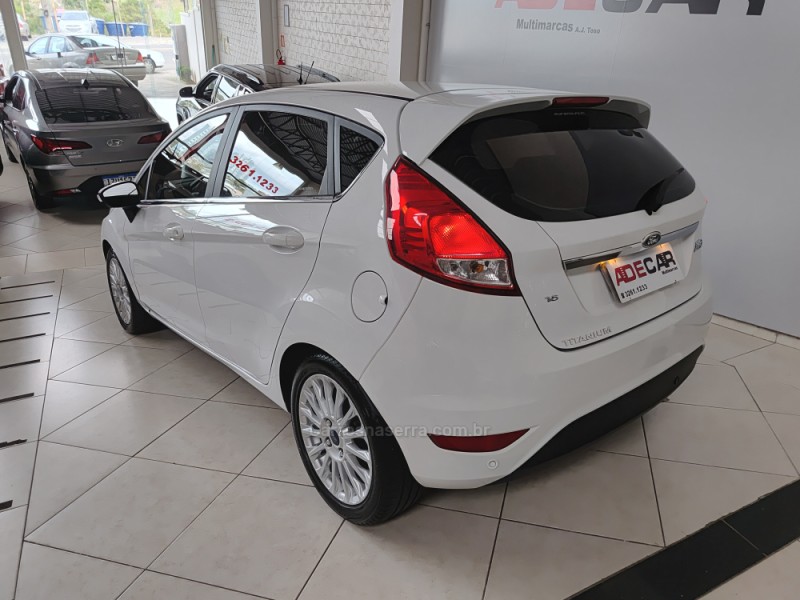 FIESTA 1.6 TITANIUM HATCH 16V FLEX 4P MANUAL - 2014 - FARROUPILHA