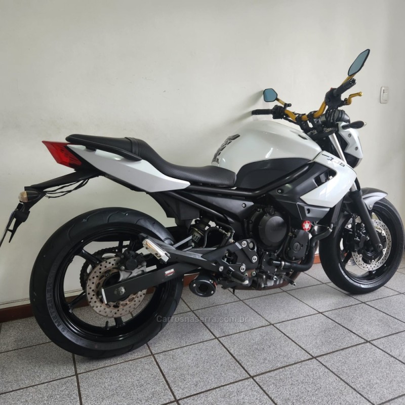 XJ6 N  - 2013 - FARROUPILHA