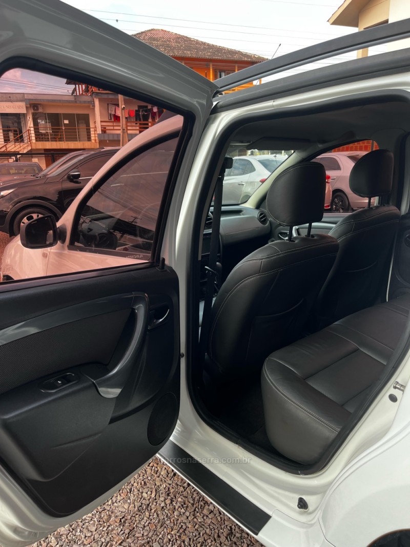 DUSTER 2.0 DYNAMIQUE 4X2 16V FLEX 4P AUTOMÁTICO - 2014 - LAJEADO