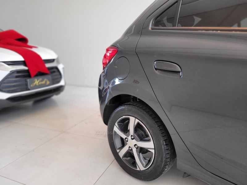 ONIX 1.4 MPFI LTZ 8V FLEX 4P MANUAL - 2018 - CANELA