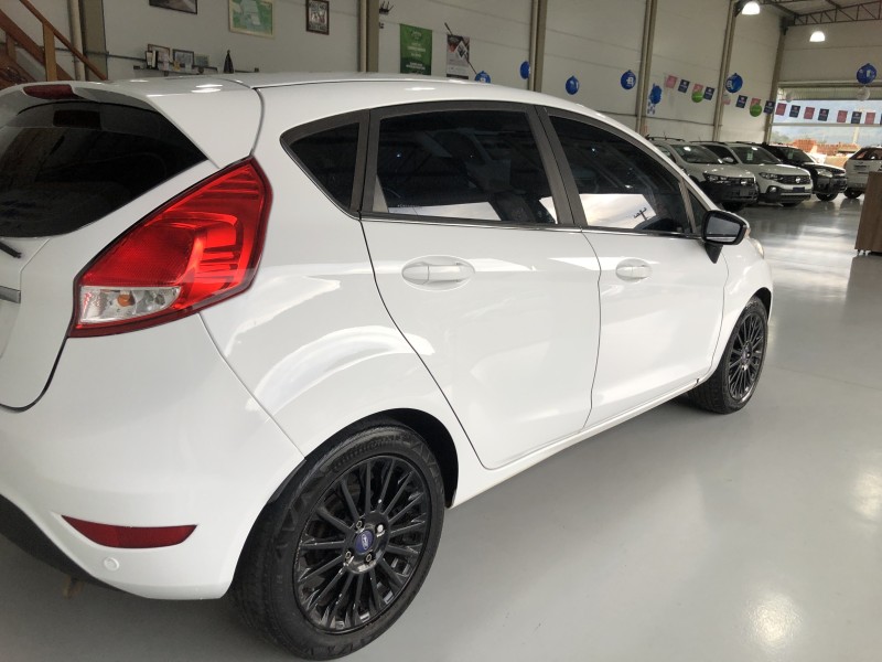 FIESTA 1.6 TITANIUM HATCH 16V FLEX 4P AUTOMÁTICO - 2014 - VALE REAL