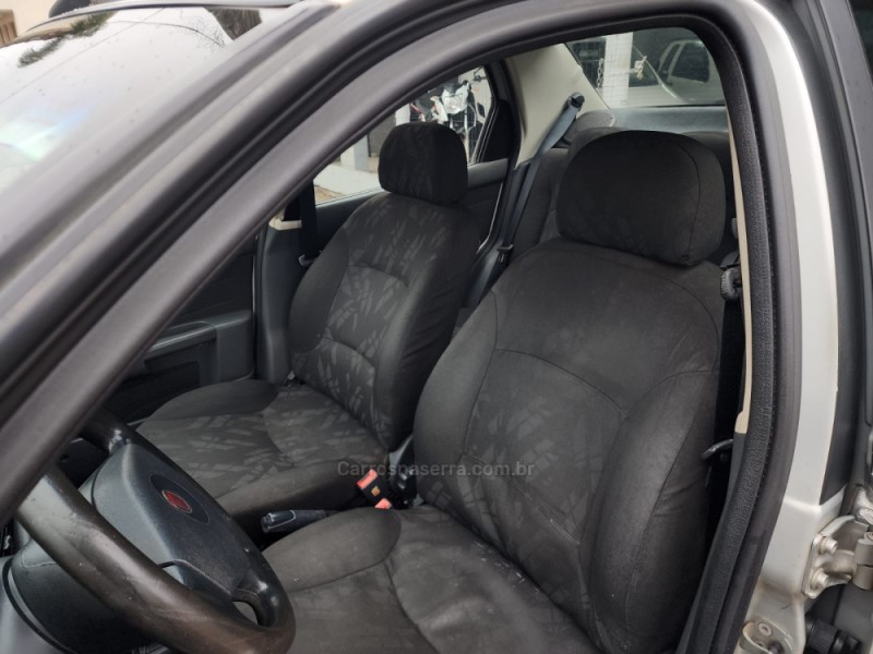 SIENA 1.0 MPI EL 8V FLEX 4P MANUAL - 2010 - VACARIA