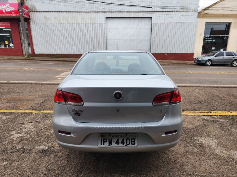SIENA 1.0 MPI EL 8V FLEX 4P MANUAL - 2010 - VACARIA