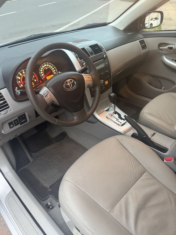 COROLLA 1.8 GLI 16V FLEX 4P AUTOMÁTICO - 2012 - FARROUPILHA